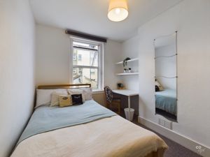 bed 2 - click for photo gallery